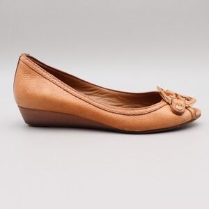 Tory Burch Women's Leticia Tan Leather Peep Toe Wedge Gold Logo Size 5.5M US